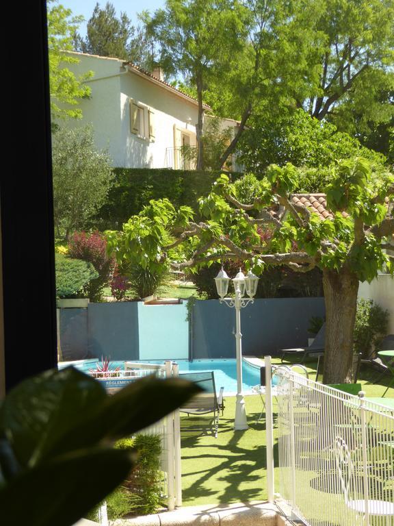 Logis Hotel La Feniere La Bouilladisse Buitenkant foto