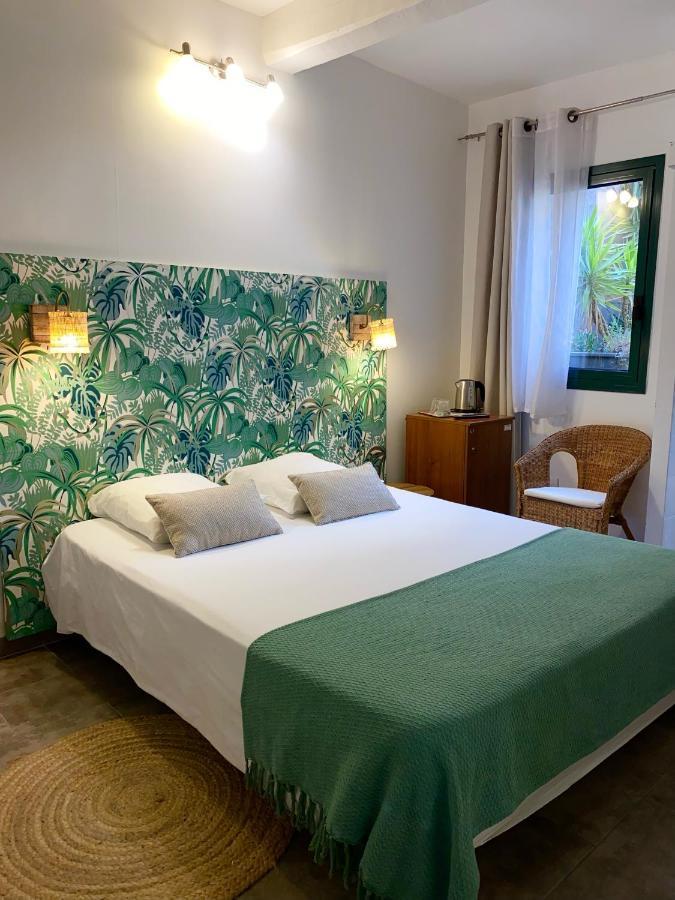 Logis Hotel La Feniere La Bouilladisse Buitenkant foto