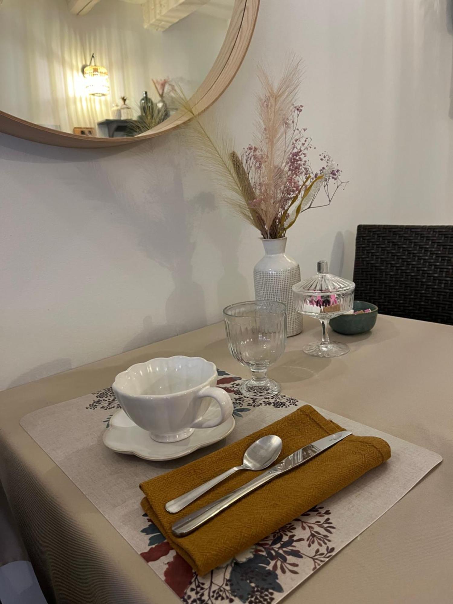 Logis Hotel La Feniere La Bouilladisse Buitenkant foto