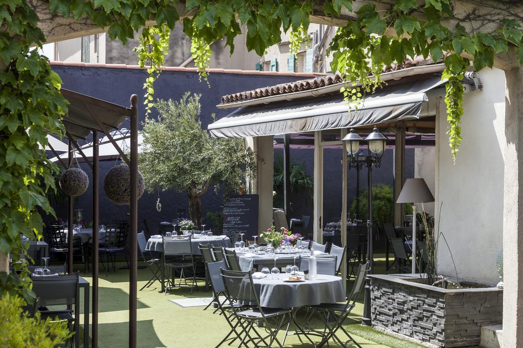 Logis Hotel La Feniere La Bouilladisse Buitenkant foto