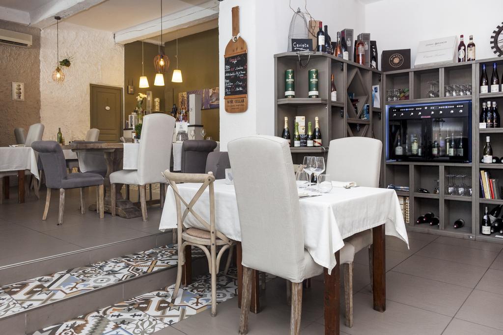 Logis Hotel La Feniere La Bouilladisse Buitenkant foto