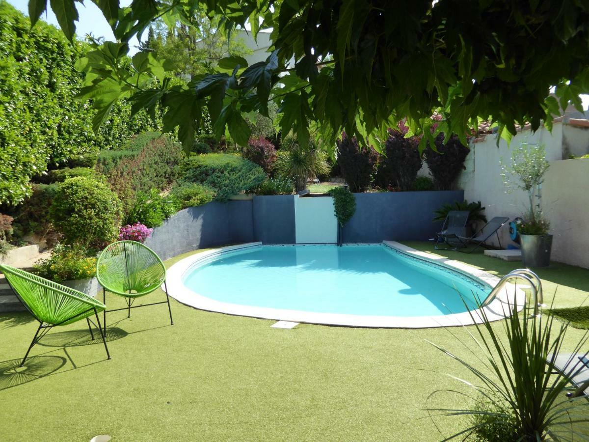 Logis Hotel La Feniere La Bouilladisse Buitenkant foto
